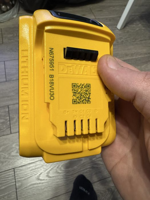 DeWalt DCD100Y + baterie XR 18V 2Ah – fără încărcător