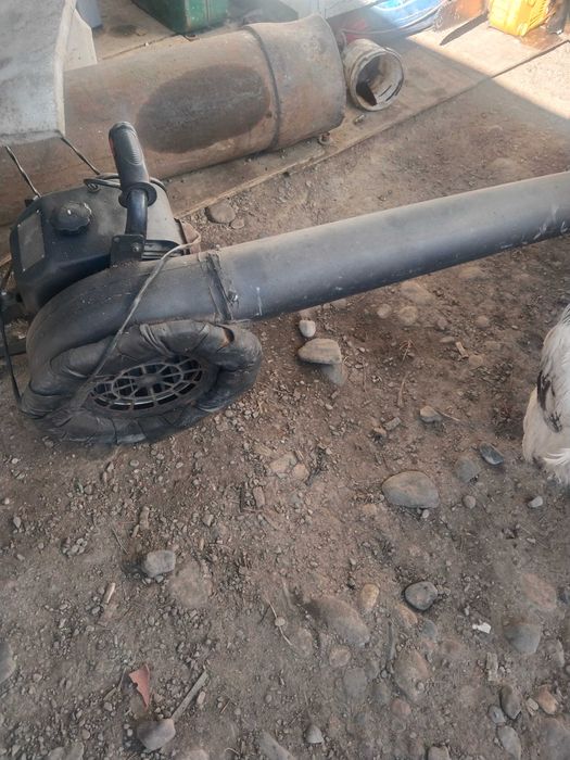 Продам воздоходувкуа бензиновая