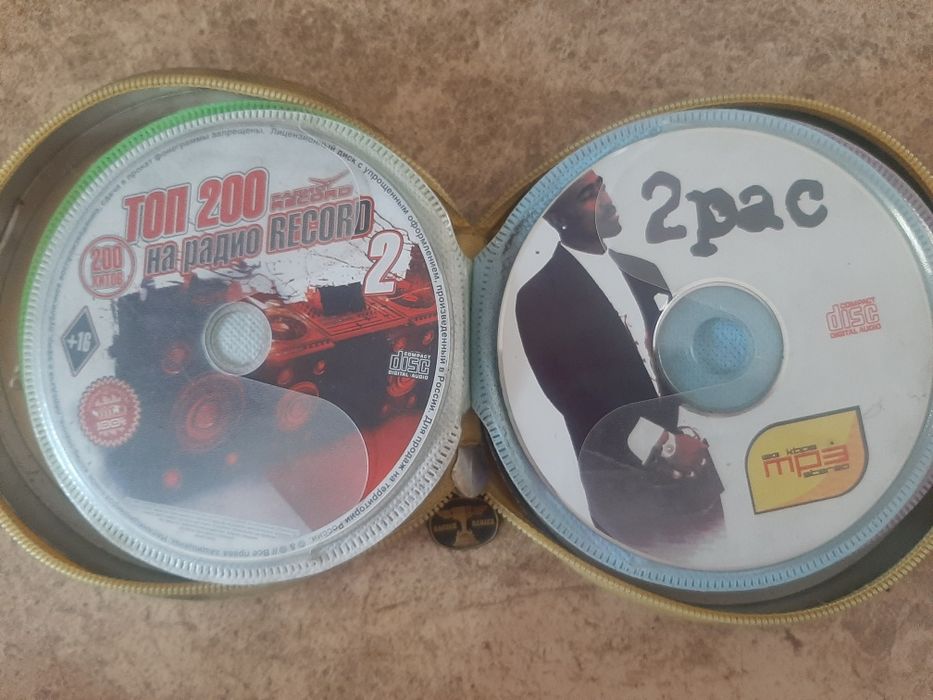 CD диски музыка.