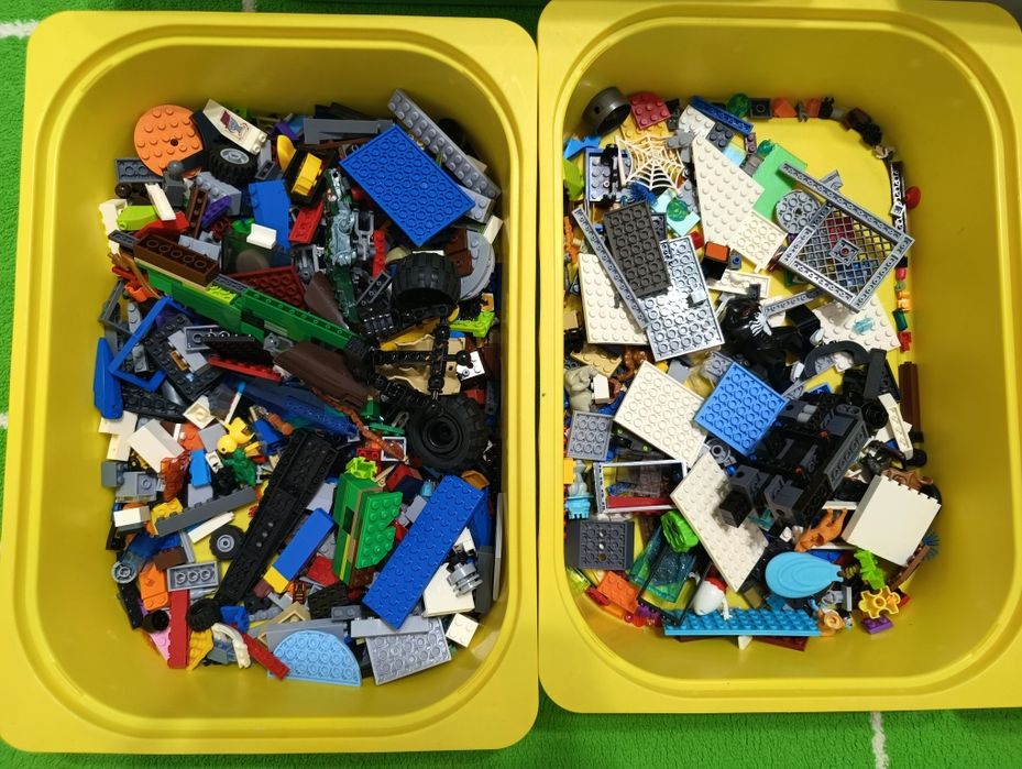 Продам очень много лего