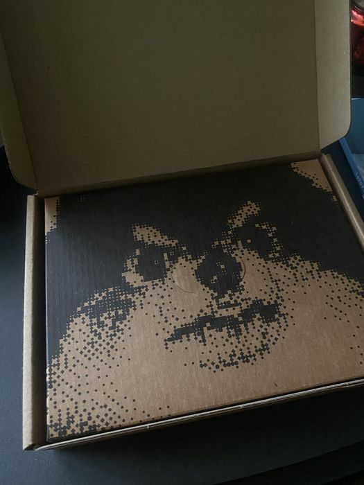 Альбом V (BTS) Layover