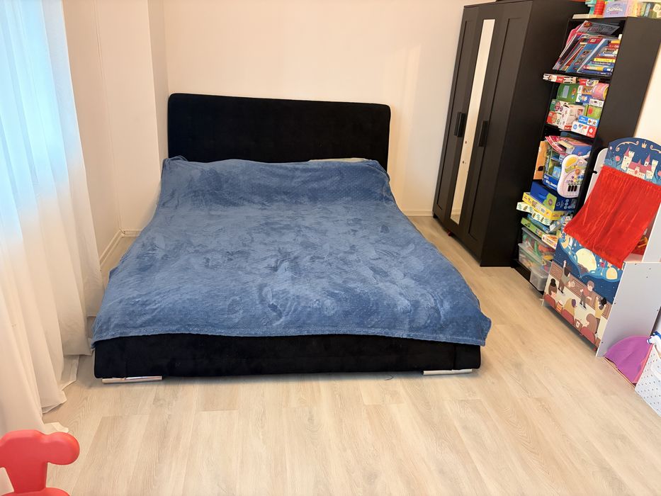 Apartamanet de vanzare cu doua camere decomandate si loc de parcare