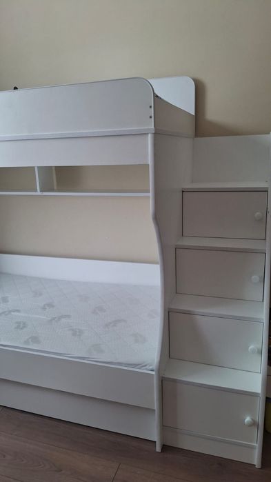 Продам 2 яросную кровать