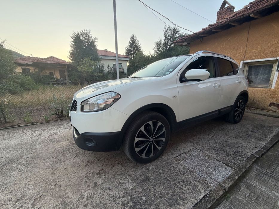 Автомобил Nissan Qashqai