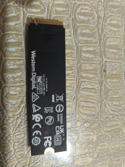 Продам SSD 1 tb WD Black Gen 4 4