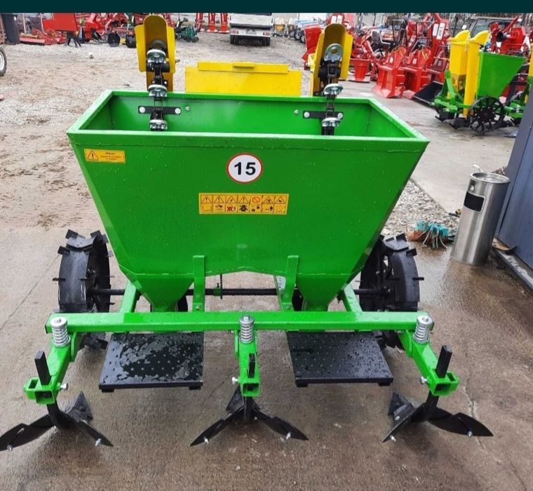 Masina de pus cartofi 2 randuri+fertilizator
