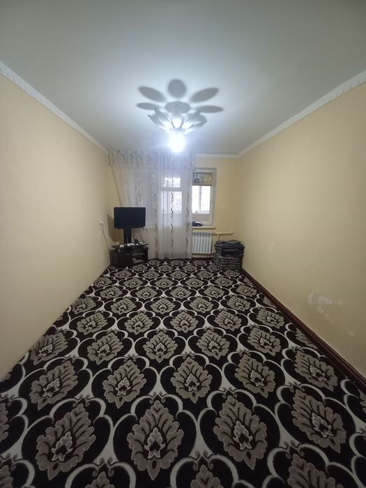 Срочно продается 3х ком кв в Чирчике 2 мкн 4 этаж рядом канечка