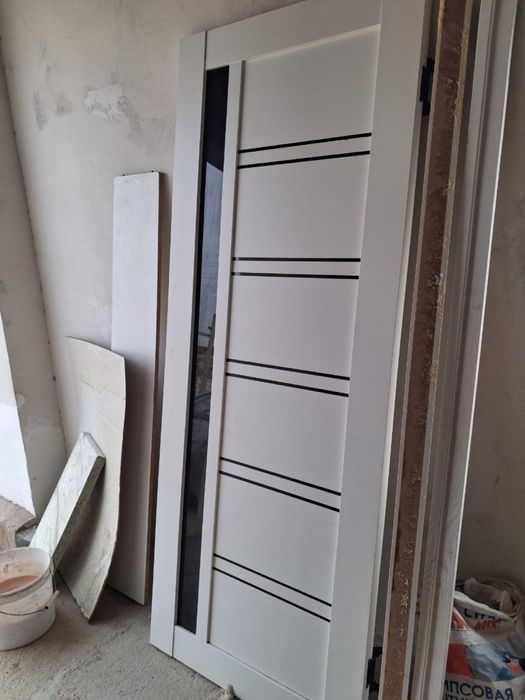 Есік таза 5000 тг,ақ қоңыр