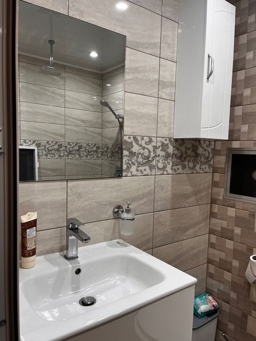 Продава се Двустаен апартамент в Бургас, Меден рудник - зона В - 72 кв.м за 2223 €/кв.м - Снимка #2