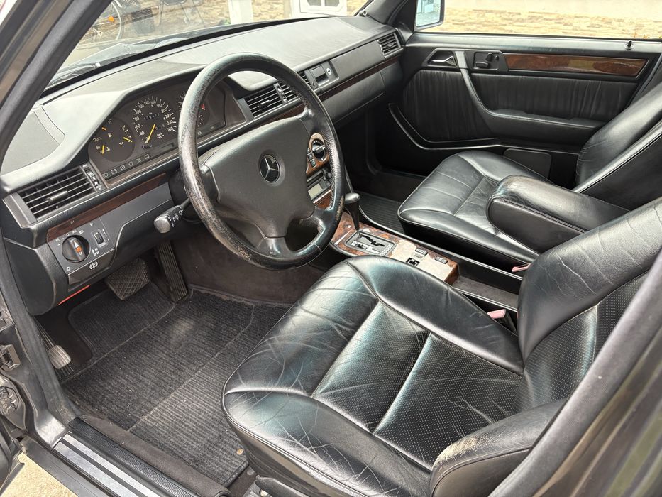MERCEDES-BENZ E-Class 1990 — imagine 2