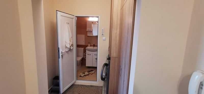 Дава се под наем Двустаен апартамент в Бургас, Меден рудник - зона Б - 70 кв.м за 200 € - Снимка #5