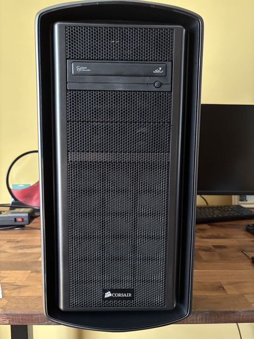Gaming PC и монитор