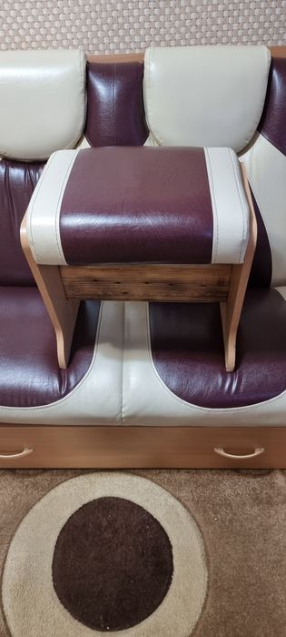 Кухонный мягкий уголок