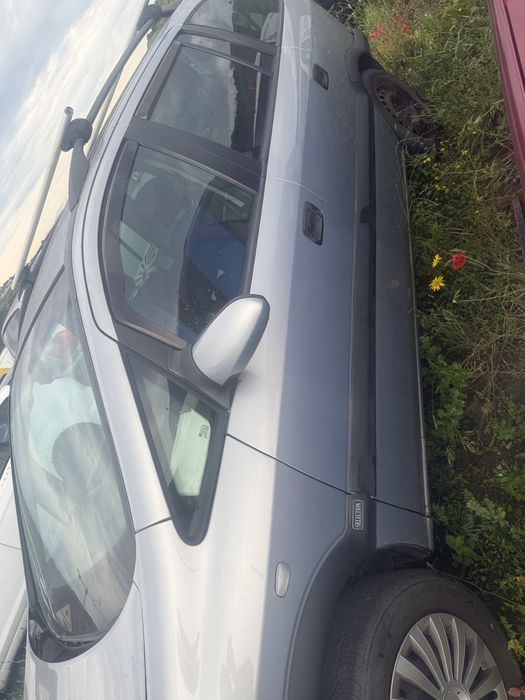 Dezmembram Opel Zafira 1.8 Benzina