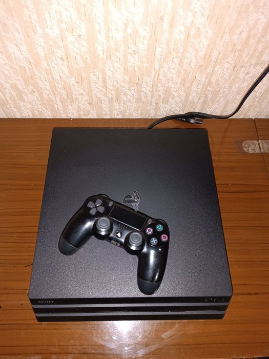 Playstation 4 pro sotilad