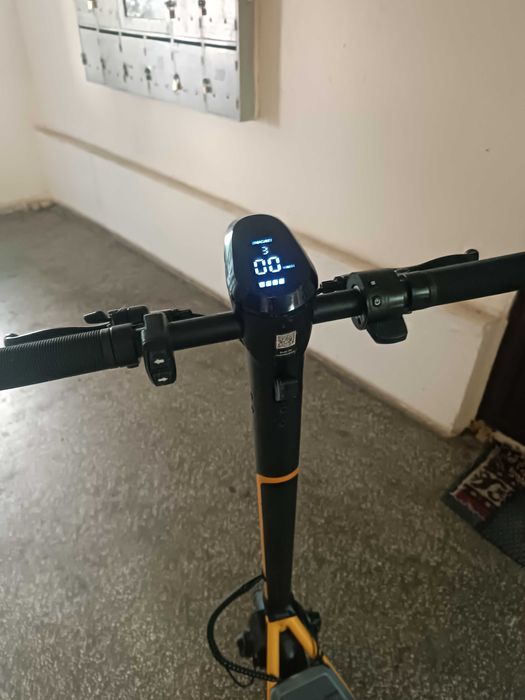 Vând trotineta electrica DUCATI SCRAMBLER