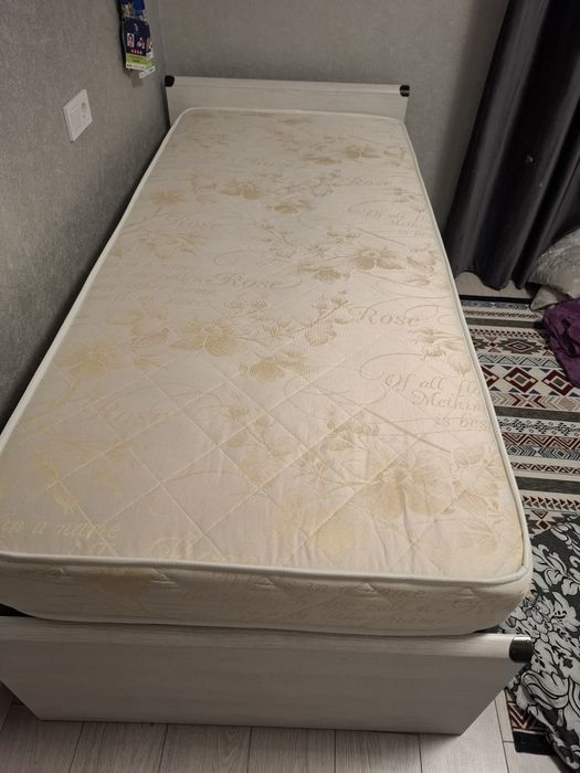 Матрас 90×200см почти новый