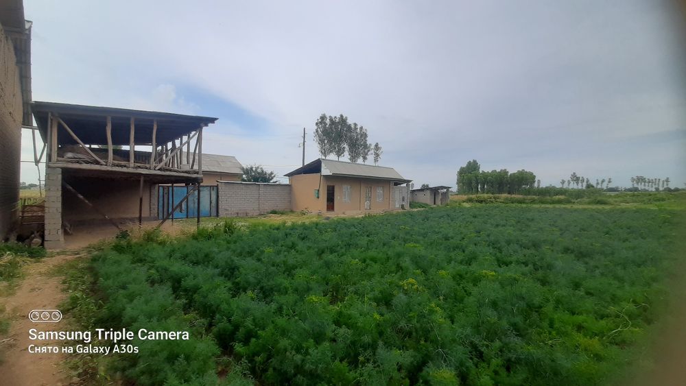 Участка сотилади