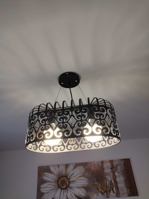 Vând lustra dormitor