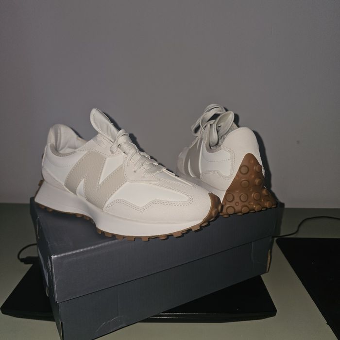 Adidasi New balance 327 41.5 noi