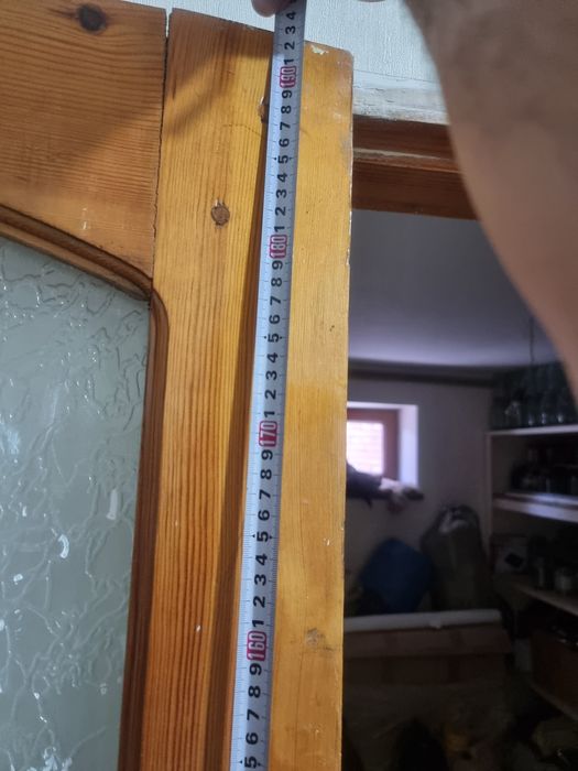 Двери 2 штуки с косяками