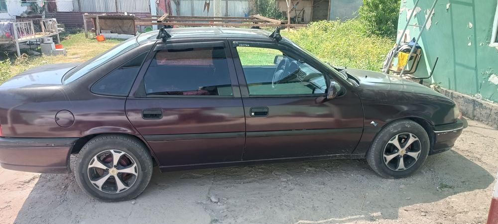 опел вектра обьем 1.6 1995 года