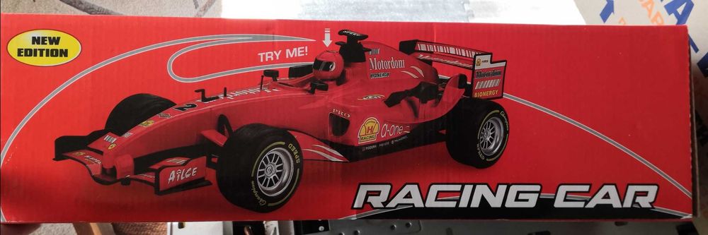 Формула 1, Състезателна кола, F1, с механизъм и звуци, червена , 1:10