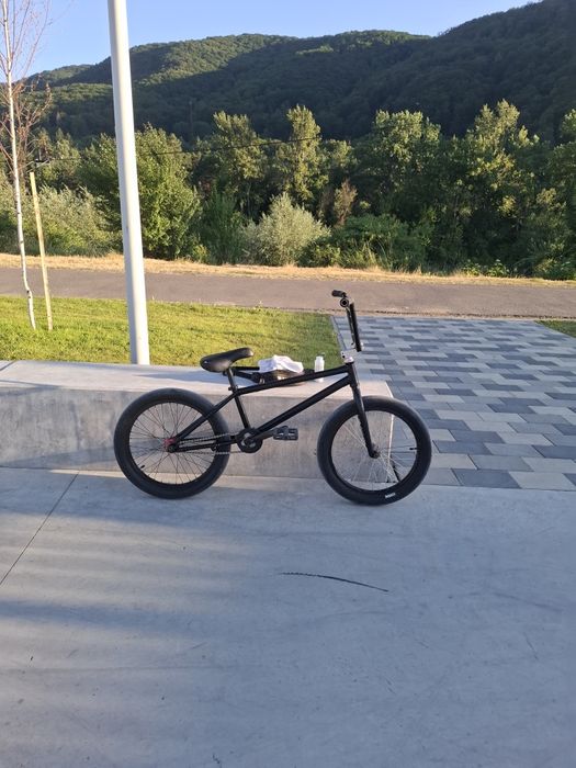 Se vinde bmx custom