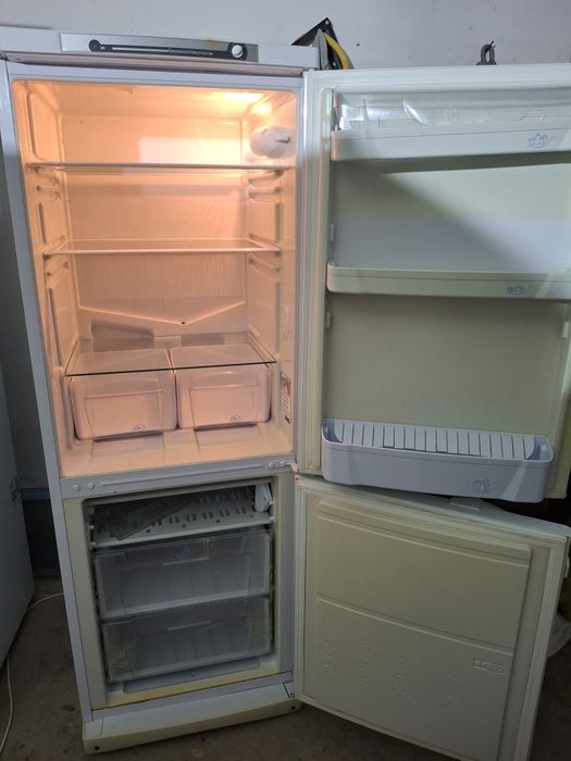 Арзан Холодильник Индезит сатылады.