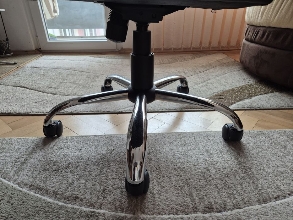 Офис стол - кожен