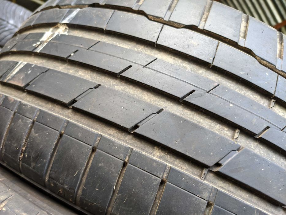 2бр Летни гуми 225 40 19 - Hankook