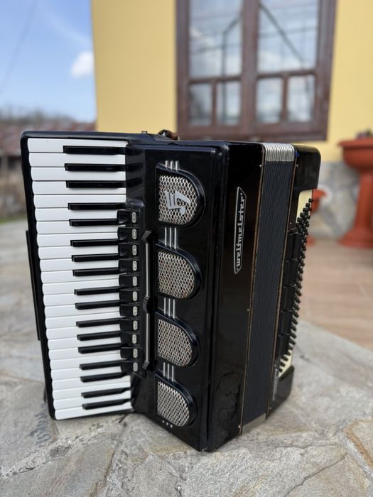 Акордеон  WELTMASTER Стела 120 баса