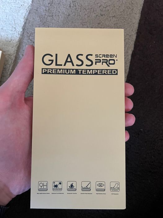 Vand folii de sticla de la Iphone 11 pana la Iphone 16