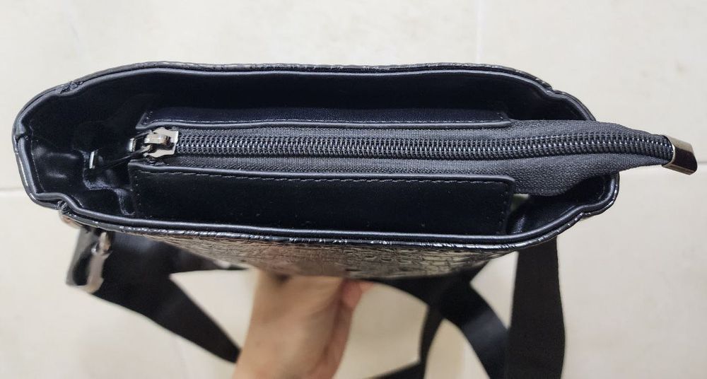 Сумка черная на ремне