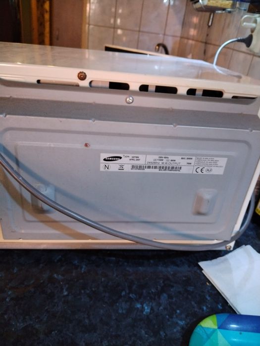 Cuptor microunde ,se poate folosi că și cuptor electric pentru coacere