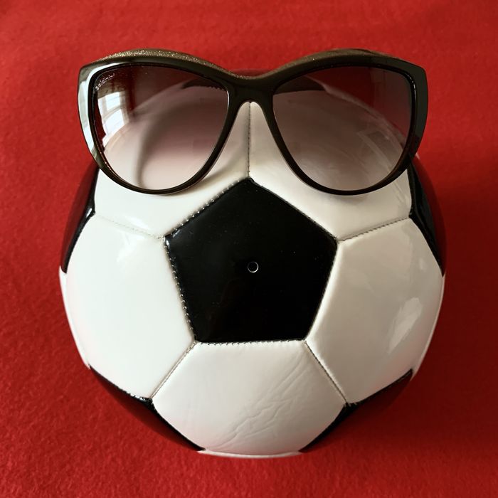 Классические универсальные футбольные мячи черно-белого окраса