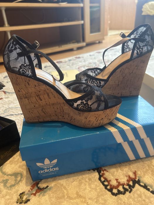 Продам босаножки