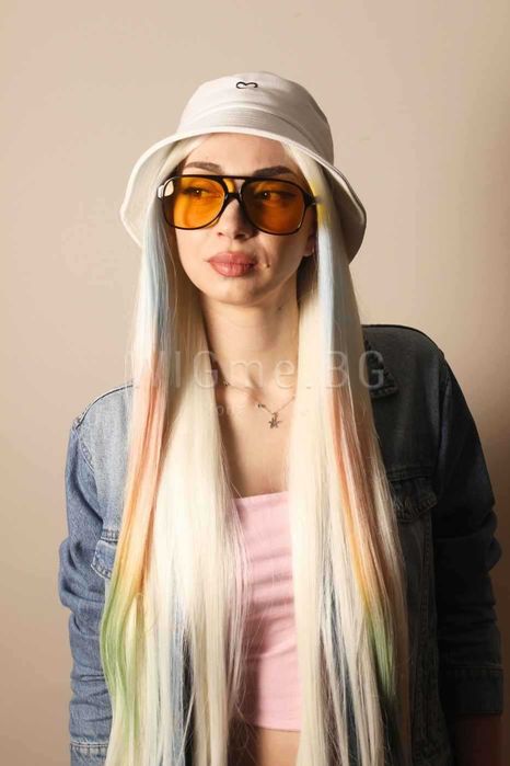 Дълга руса с цветни кичури лейс фронт перука Сара