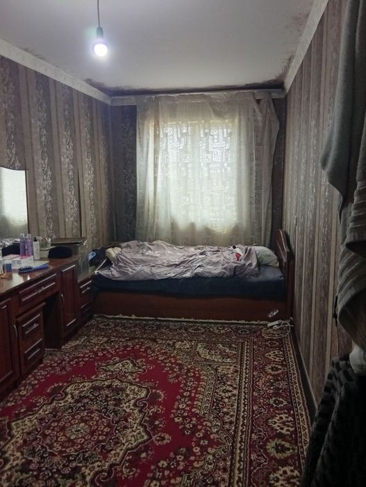 Сотилади 2 хонали 8 мкрн