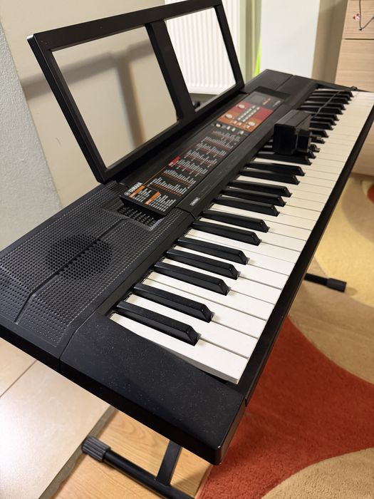 Orga/pian digitala Yamaha FSR F51