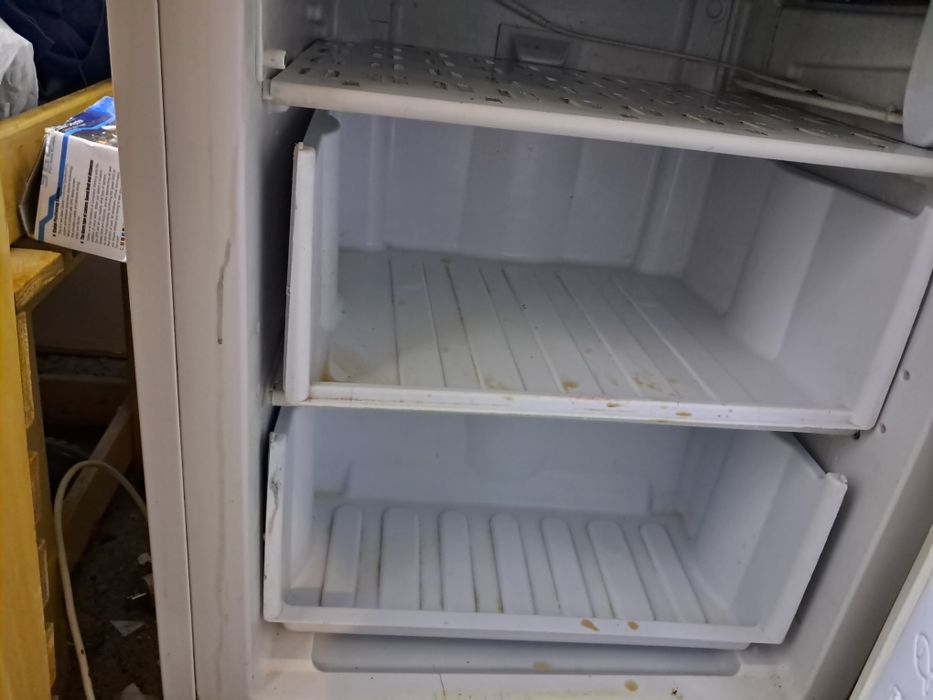 Холодильник Indesit