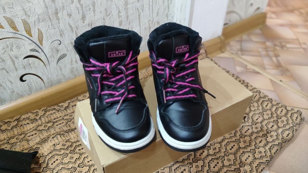 Продам обувь детскую на девочку