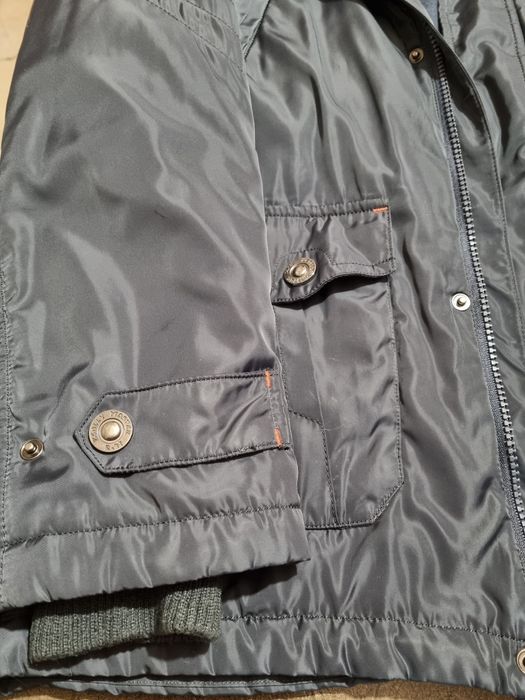 Продам весеннюю куртку для мальчика