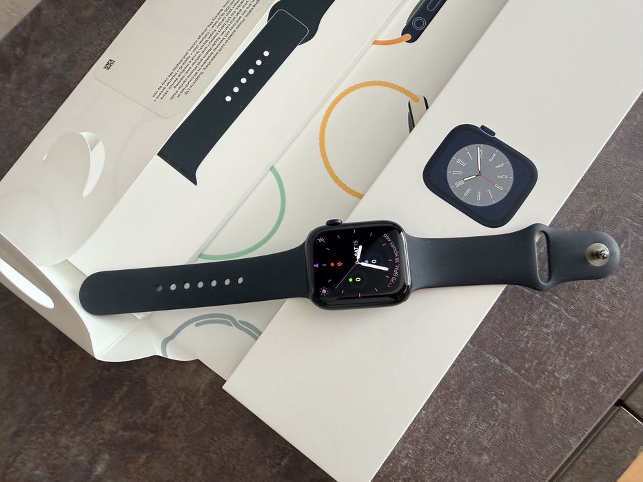 Apple Watch Series 8 45mm Cellular – Midnight, arată ca nou