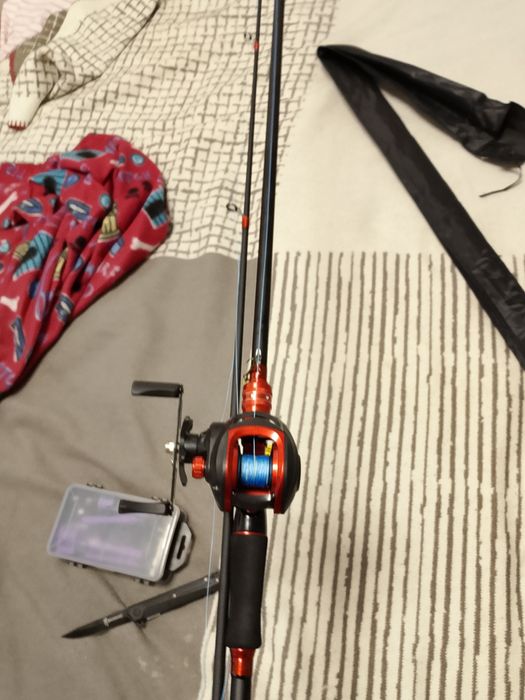 Продам кастинговый спиннинг тест 8-15 длина 240