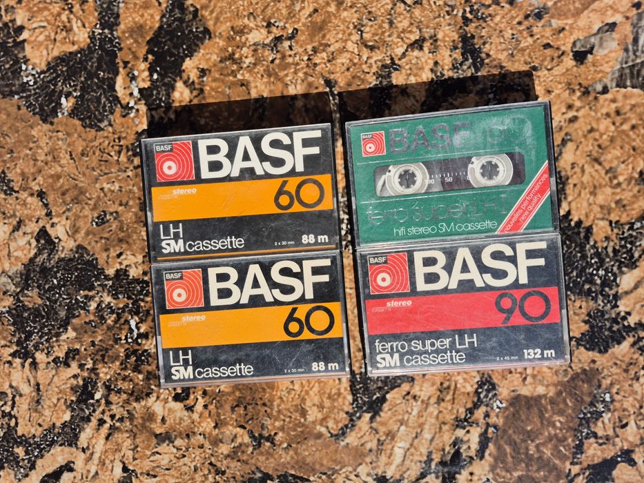 Vând 4 casete audio originale Basf ferro super LH muzica 60-90 minute
