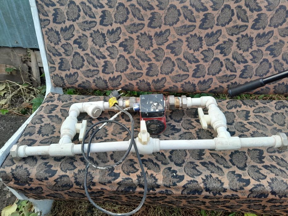 Продам 2 водяных насоса