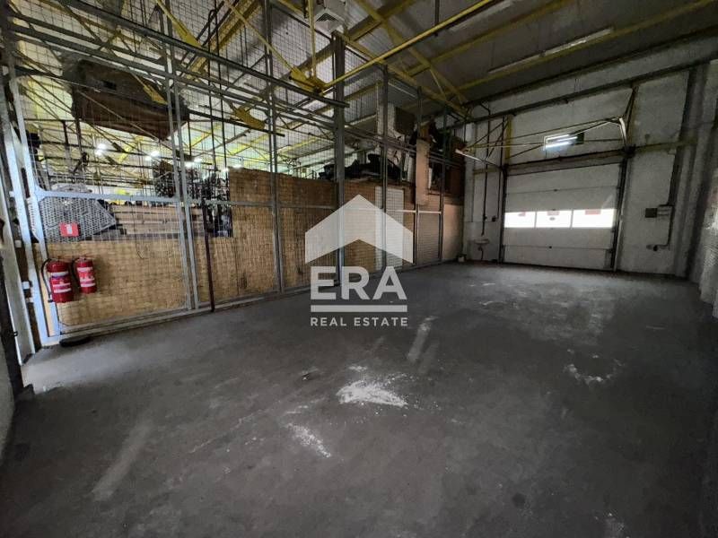 Просторно складово помещение