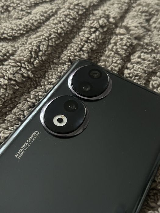 Telefon Honor 90 + cadou protectii camera spate