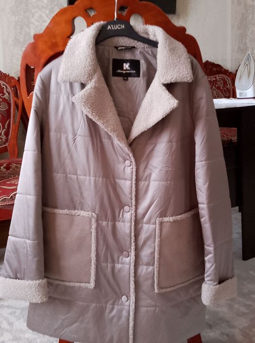 Продам куртку женскую